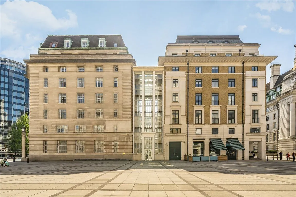 2 bed flat for sale — Forum Magnum Square, Southbank