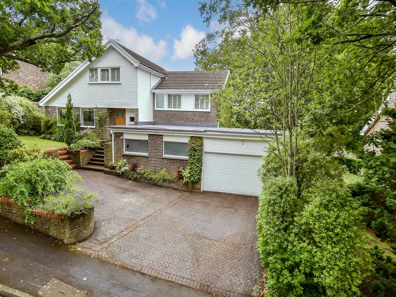 4 bed house for sale, Alverstone Garden Village, PO36