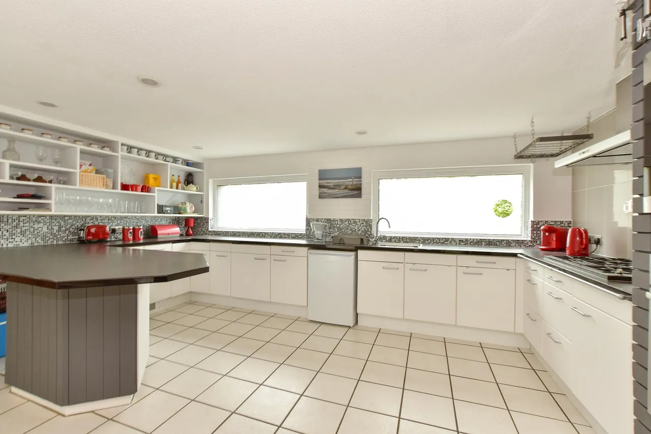 Alverstone Garden Village, PO36, photo 3
