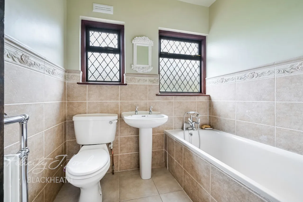 Ankerdine Crescent, Shooters Hill, photo 18
