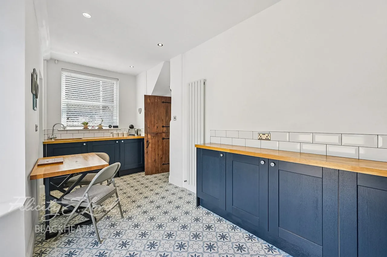 Ankerdine Crescent, Shooters Hill, photo 19
