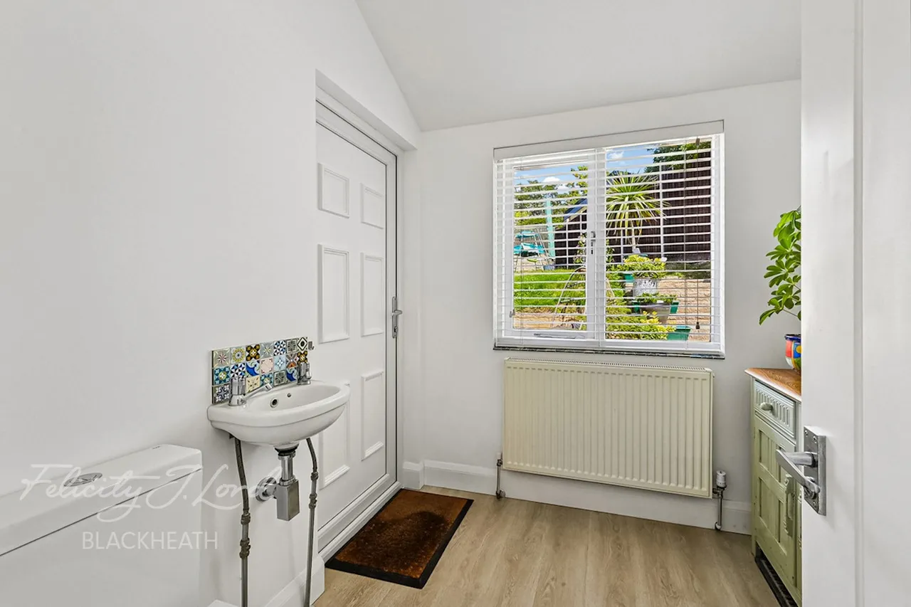 Ankerdine Crescent, Shooters Hill, photo 14
