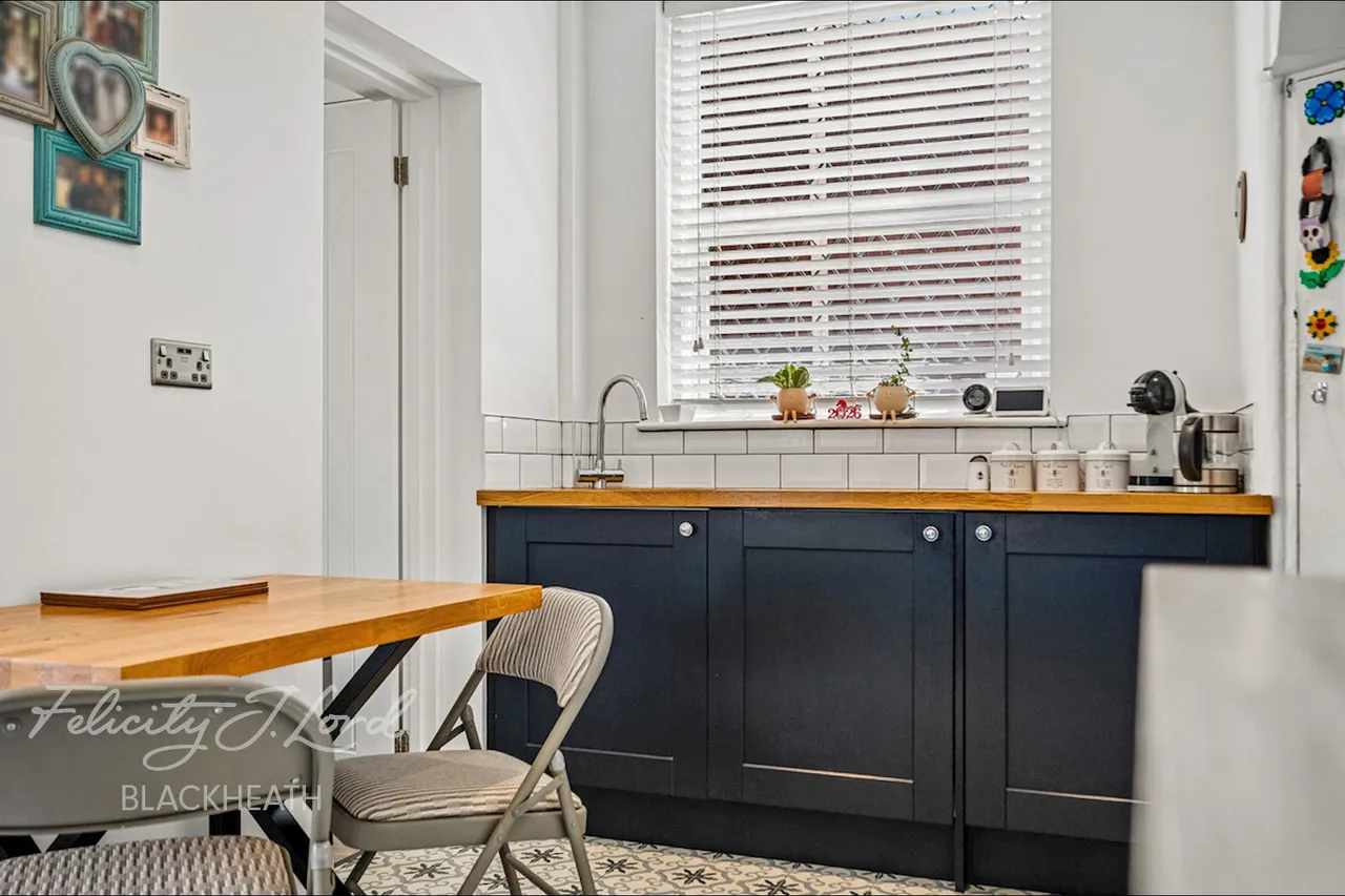 Ankerdine Crescent, Shooters Hill, photo 26