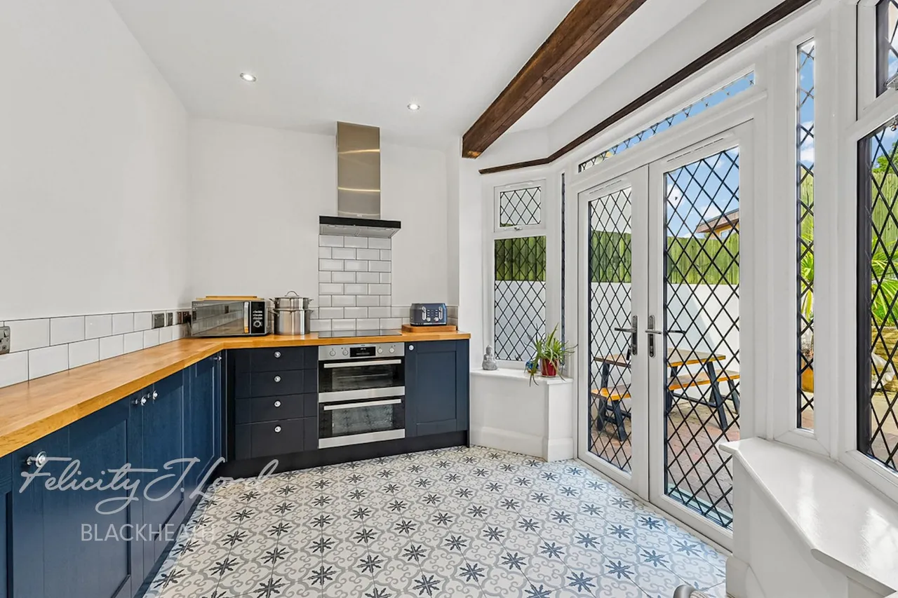 Ankerdine Crescent, Shooters Hill, photo 2