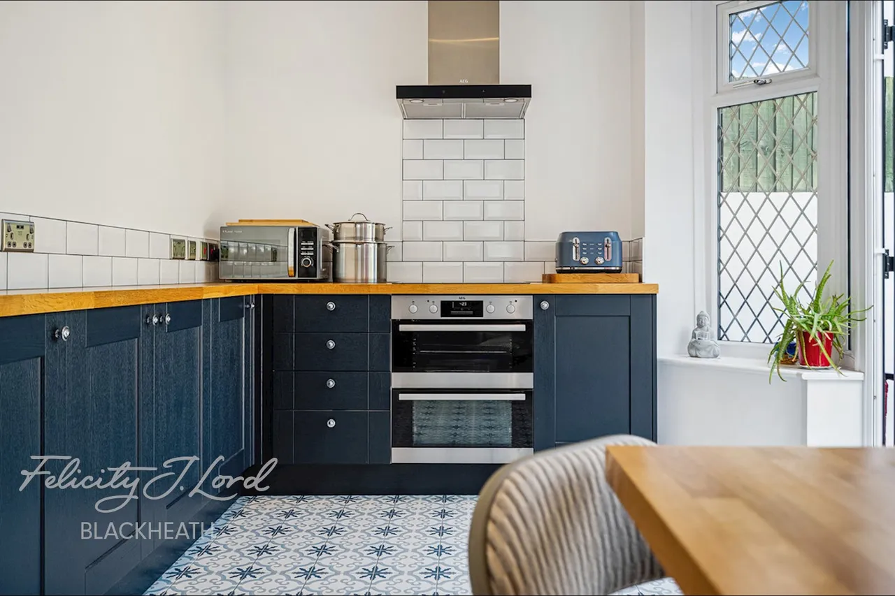 Ankerdine Crescent, Shooters Hill, photo 29