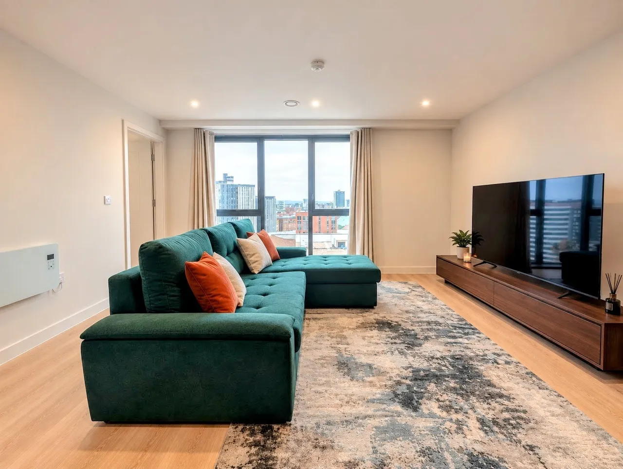 2 bed flat to rent — Waterhouse Gardens, Manchester M3