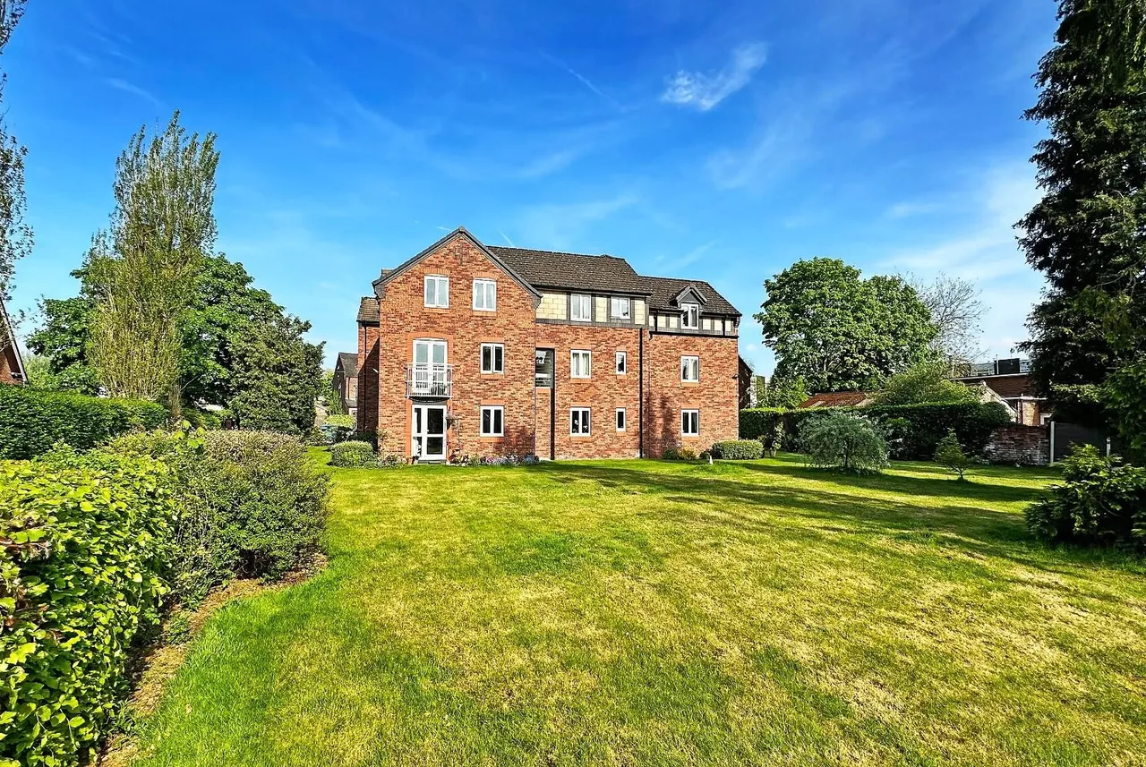 290 Park Road, Timperley, Cheshire WA15 6UB, photo 27
