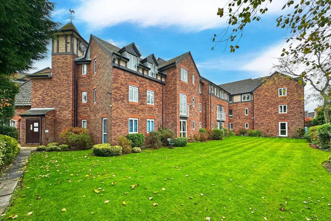 290 Park Road, Timperley, Cheshire WA15 6UB, photo 25