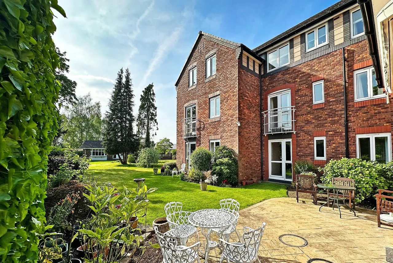290 Park Road, Timperley, Cheshire WA15 6UB, photo 30