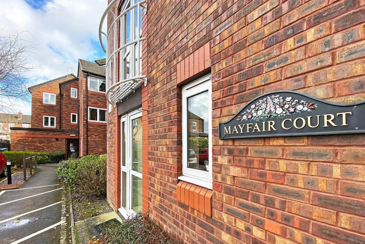 290 Park Road, Timperley, Cheshire WA15 6UB, photo 32