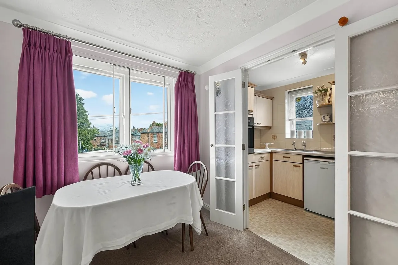 290 Park Road, Timperley, Cheshire WA15 6UB, photo 9