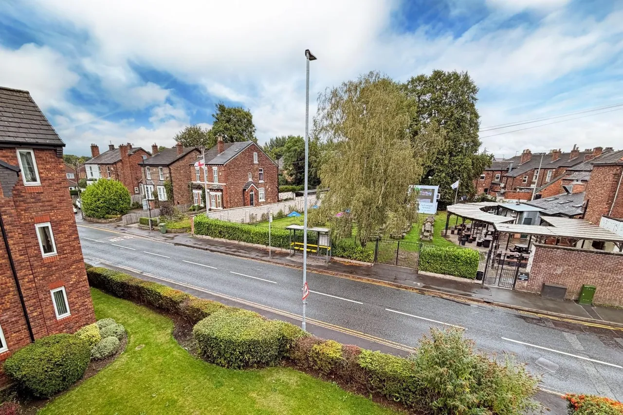 290 Park Road, Timperley, Cheshire WA15 6UB, photo 19