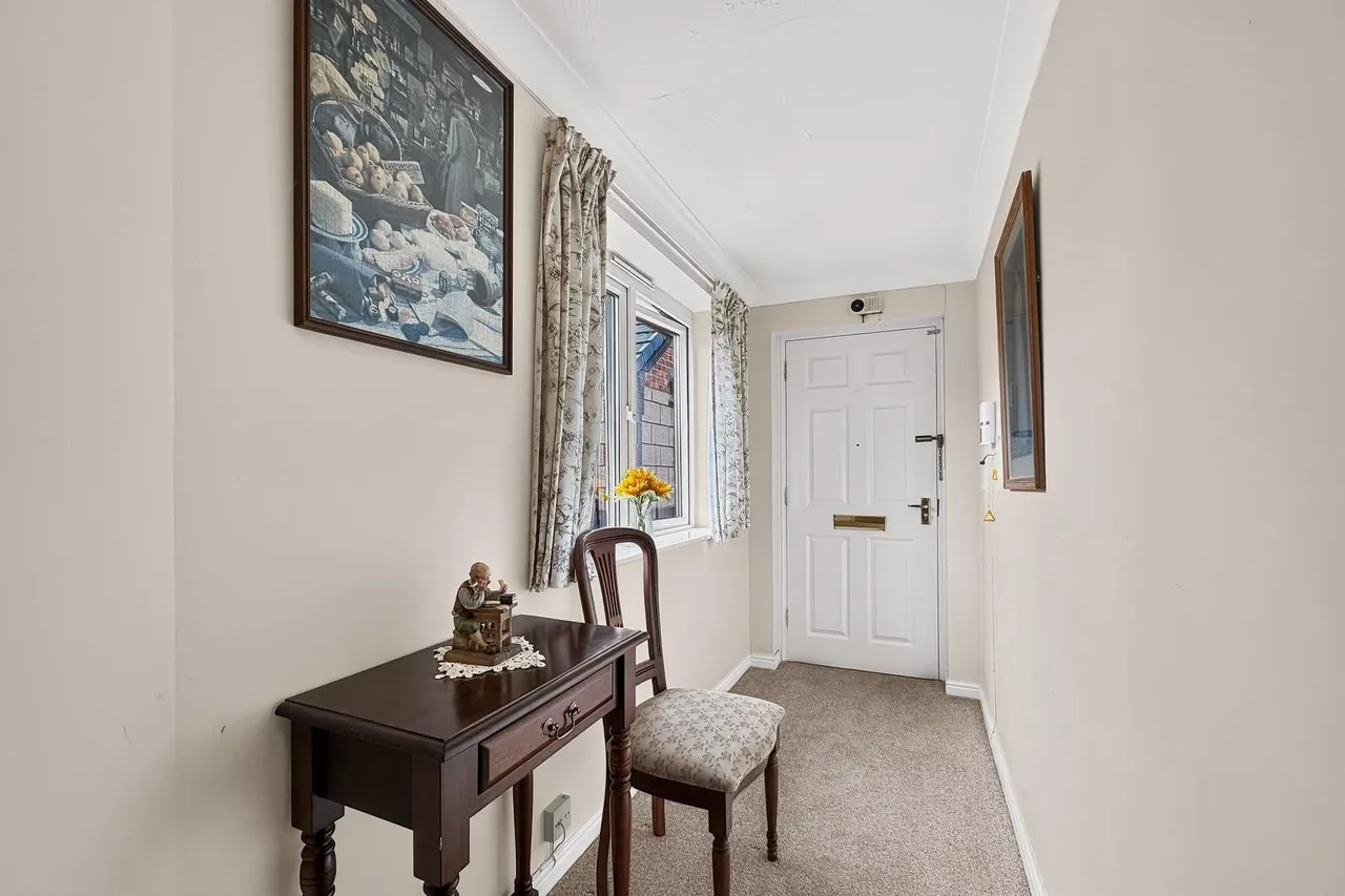 290 Park Road, Timperley, Cheshire WA15 6UB, photo 17