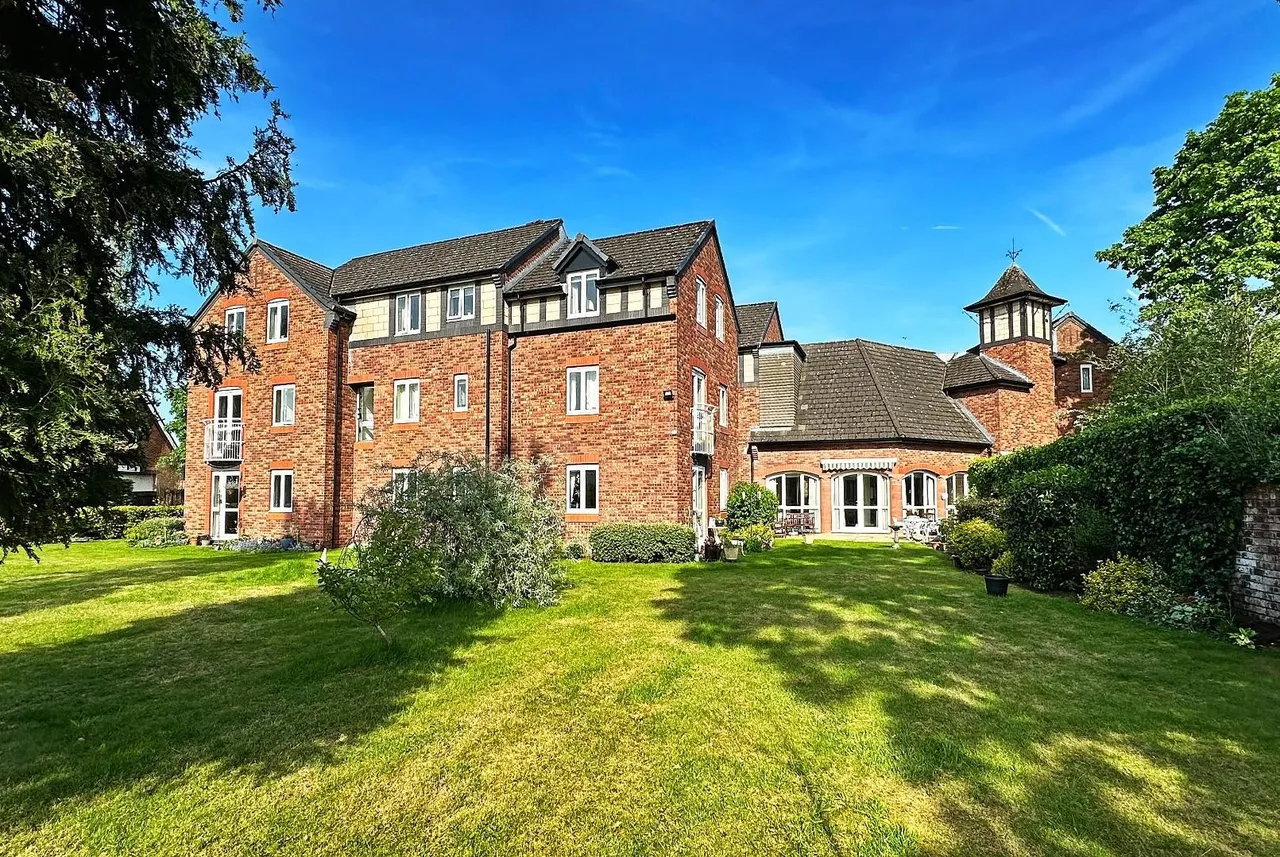 290 Park Road, Timperley, Cheshire WA15 6UB, photo 28