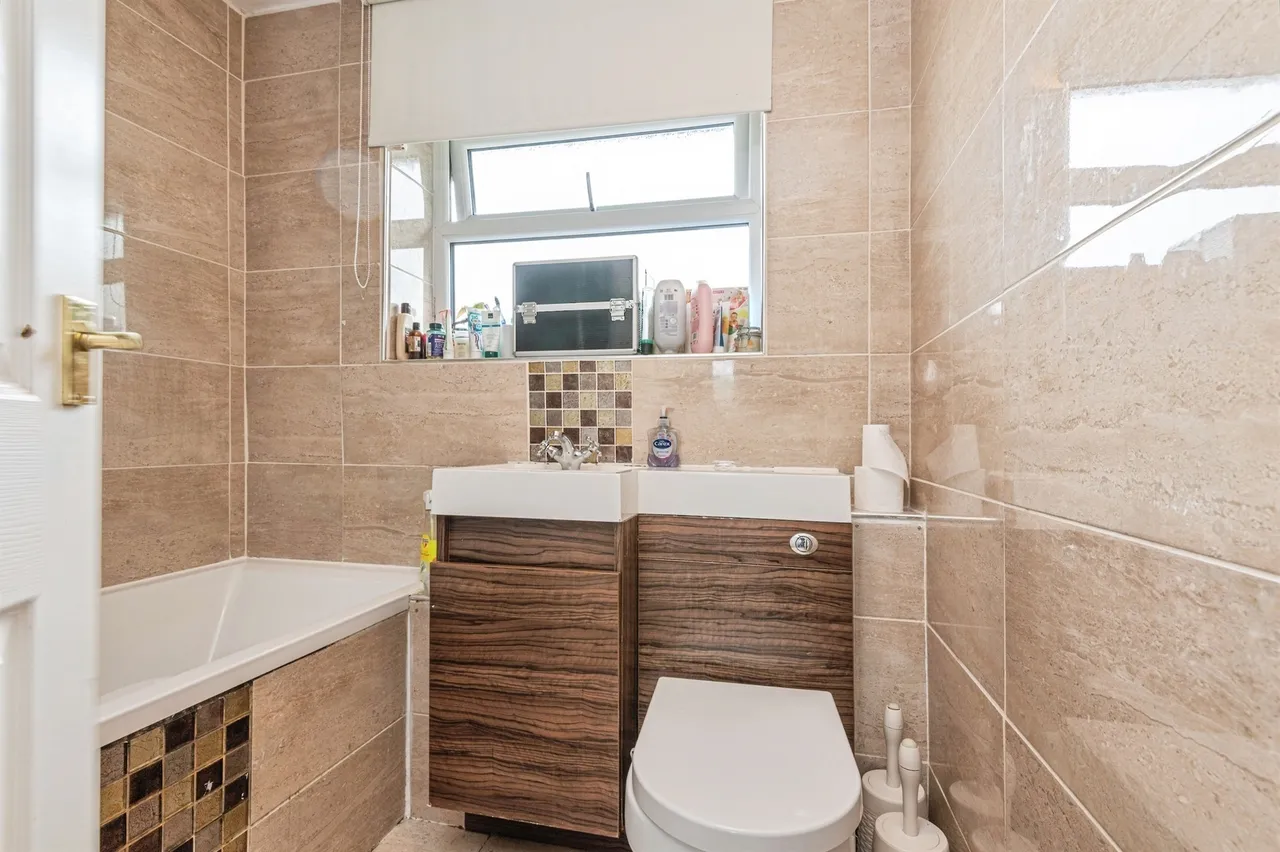 Grosvenor Avenue, Lepton, HD8, photo 9