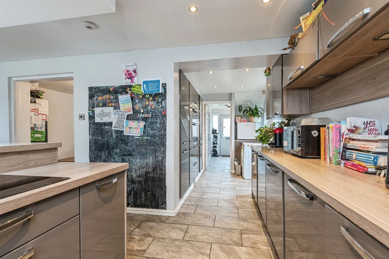 Grosvenor Avenue, Lepton, HD8, photo 6