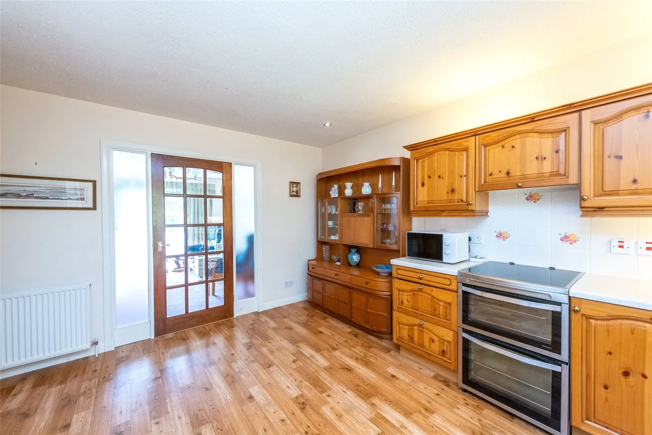 The Courtyard, Inchmarlo, AB31, photo 5