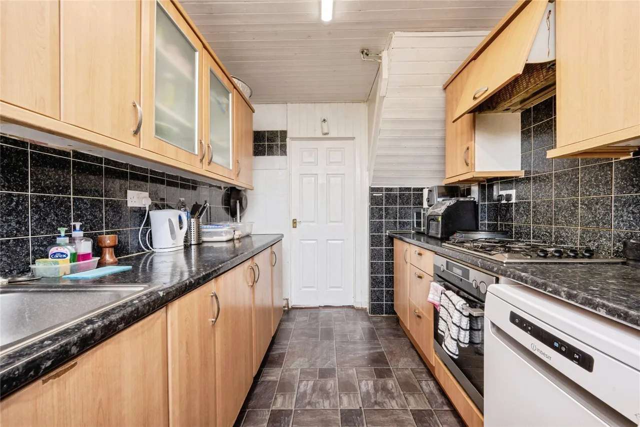 Connaught Road, Luton, Bedfordshire, LU4, photo 8