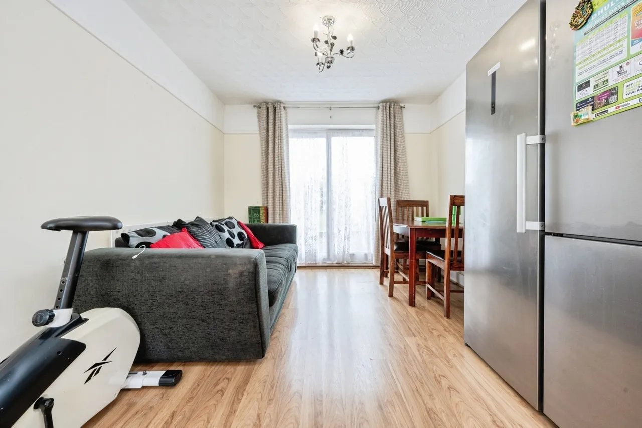 Connaught Road, Luton, Bedfordshire, LU4, photo 5