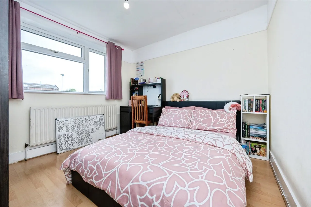 Connaught Road, Luton, Bedfordshire, LU4, photo 10
