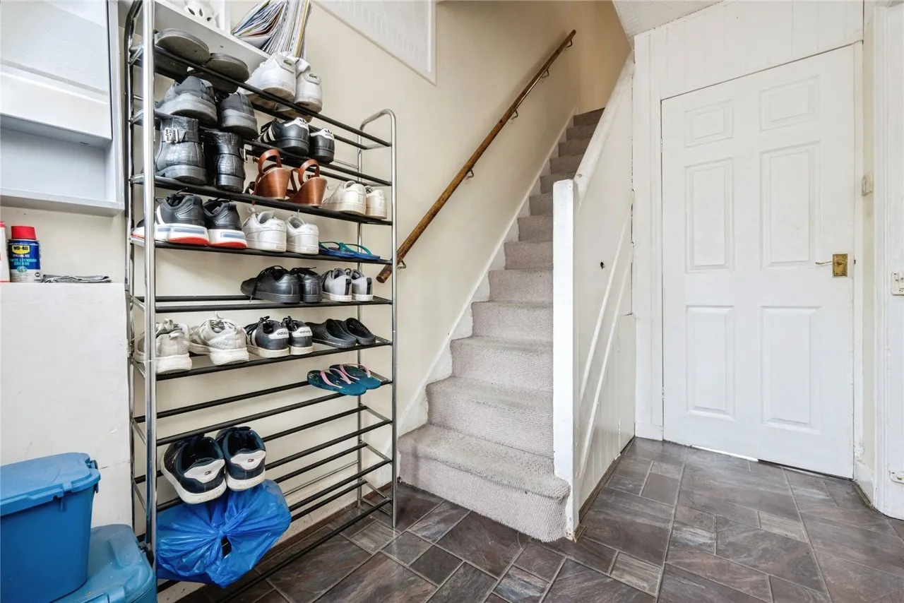Connaught Road, Luton, Bedfordshire, LU4, photo 4