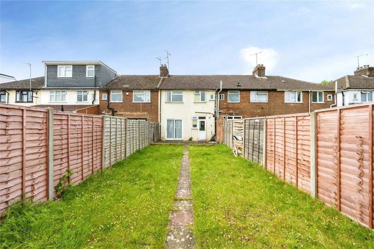 Connaught Road, Luton, Bedfordshire, LU4, photo 15