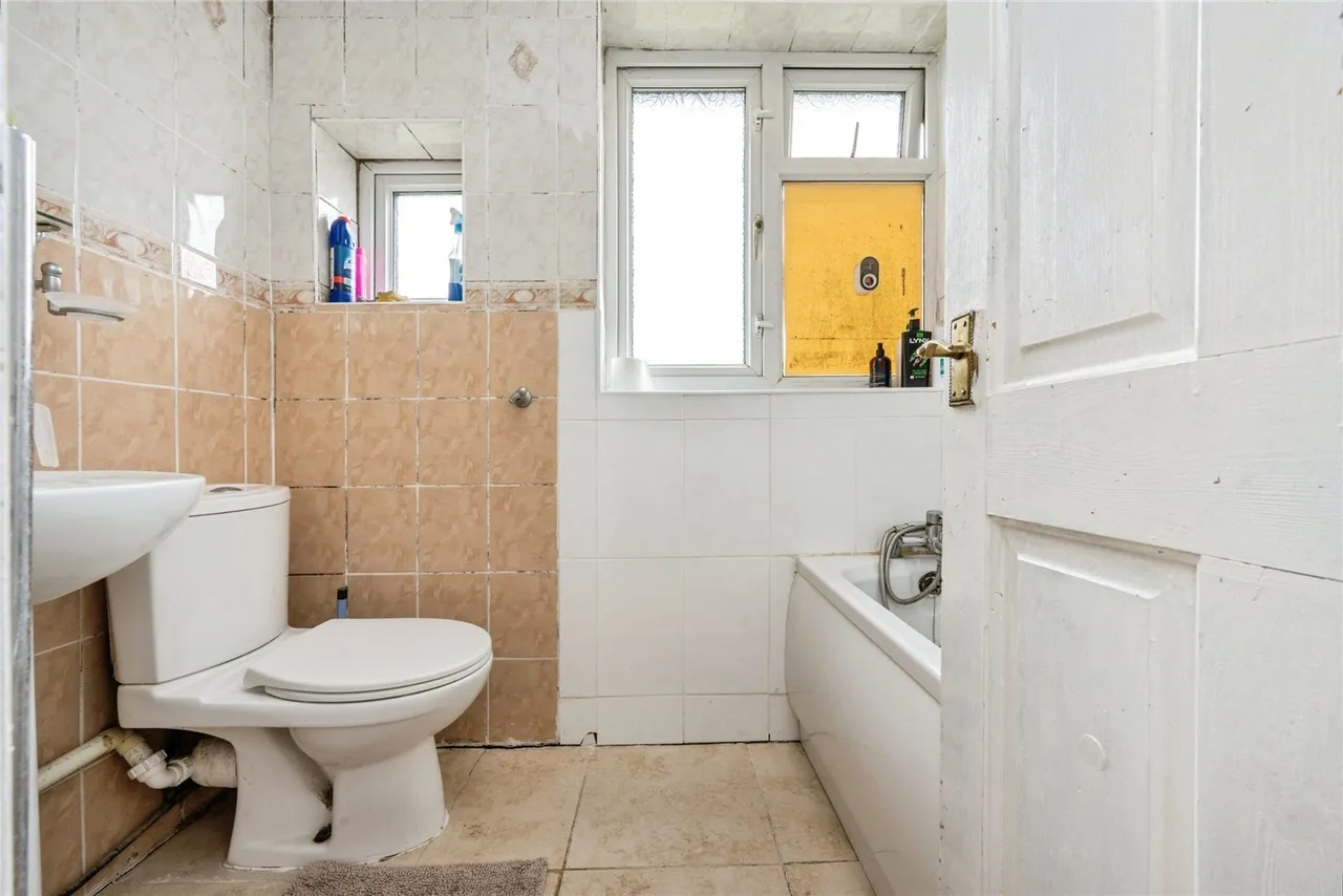 Connaught Road, Luton, Bedfordshire, LU4, photo 13