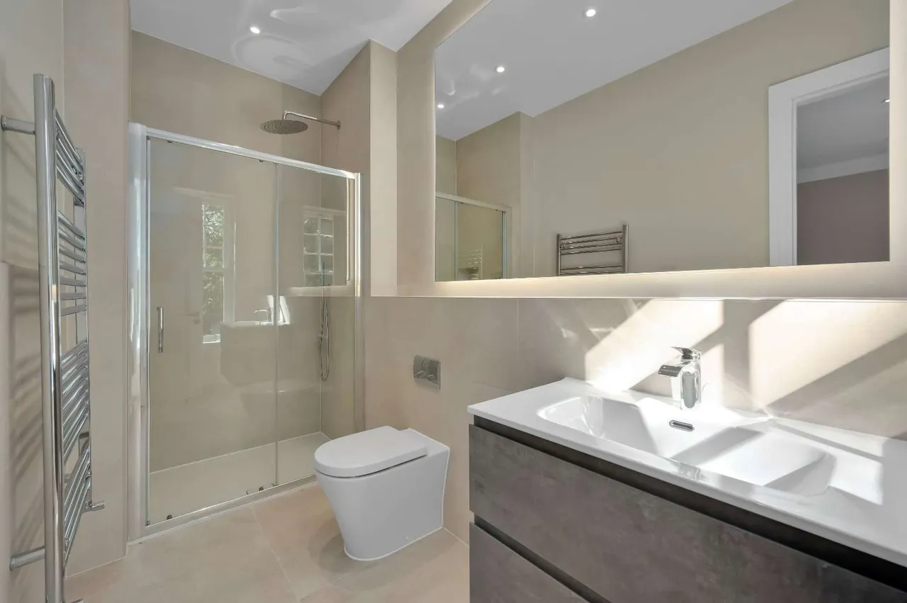 Oak Mount Place, Old Avenue, Weybridge, Surrey, KT13 0PS, photo 11