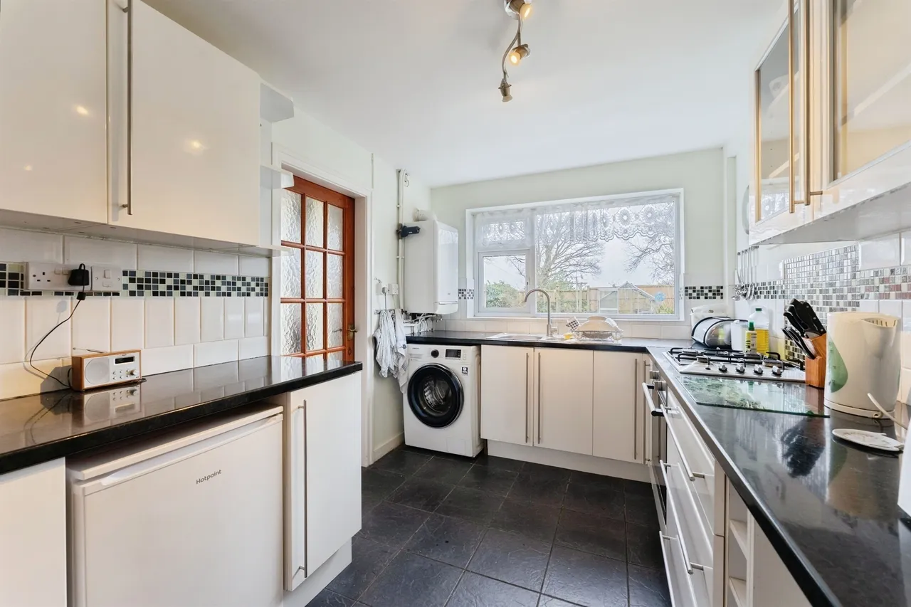 Baker Drive, Great Sutton, Ellesmere Port, photo 4