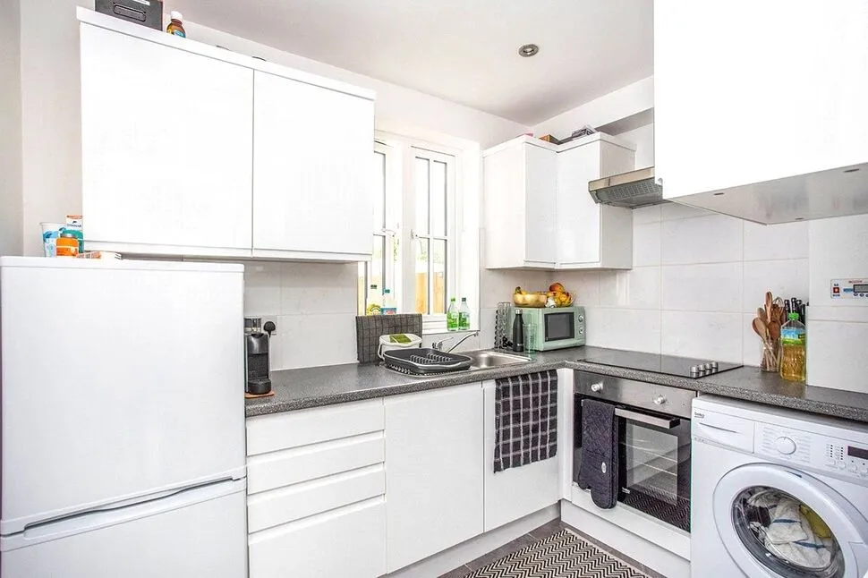 2 bed flat to rent — St. Albans Road, Watford, Hertfordshire, WD17