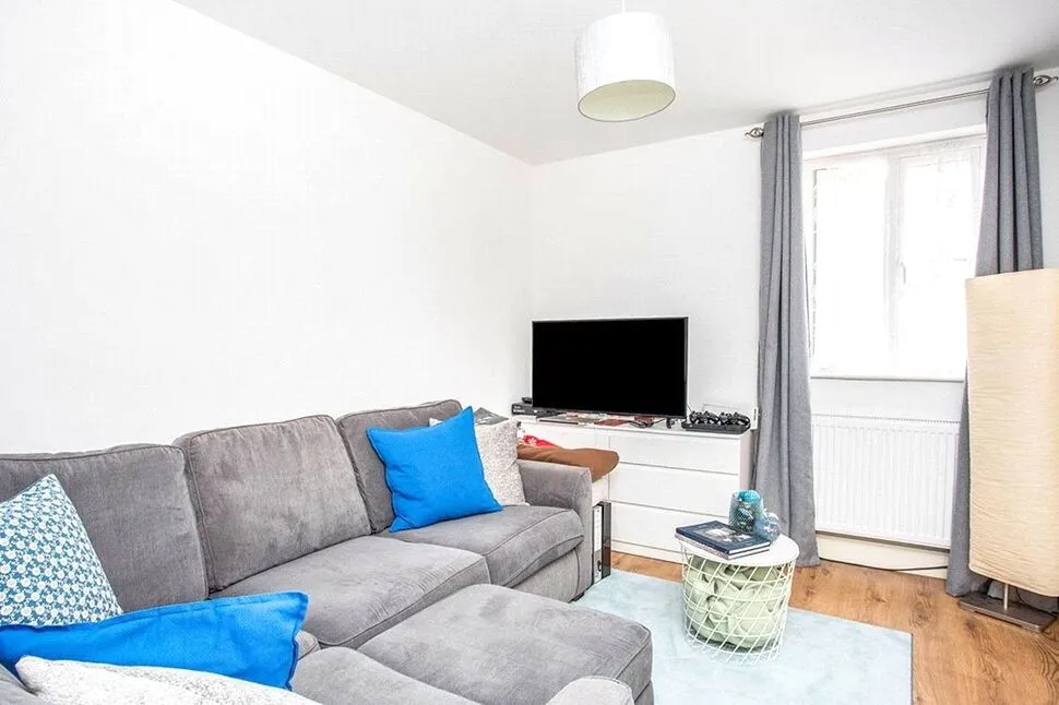 St. Albans Road, Watford, Hertfordshire, WD17, photo 2