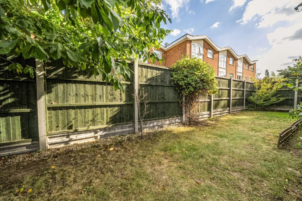 Clifton Shefford, SG17, photo 17