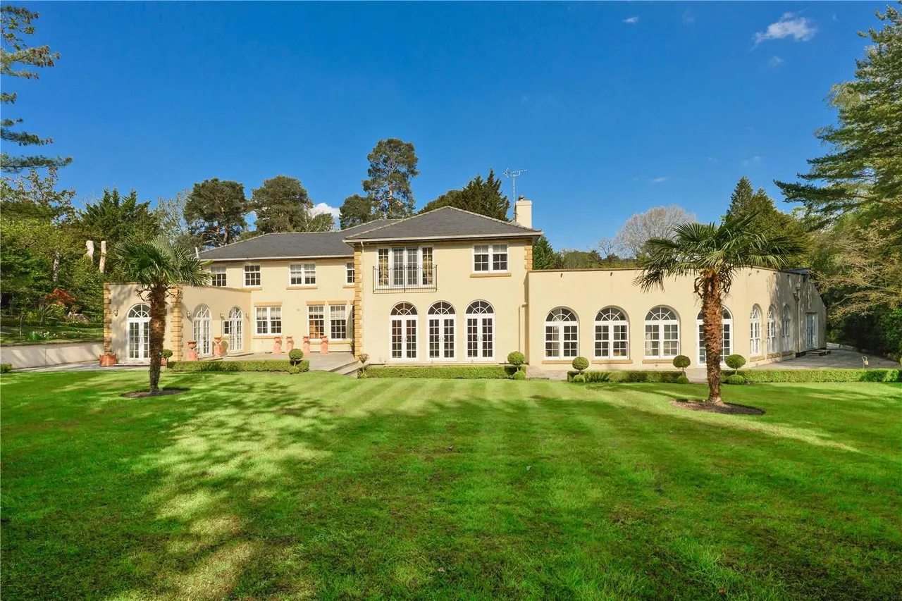 Golf Club Road, St. George's Hill, Weybridge, Surrey, KT13 0NJ, photo 8