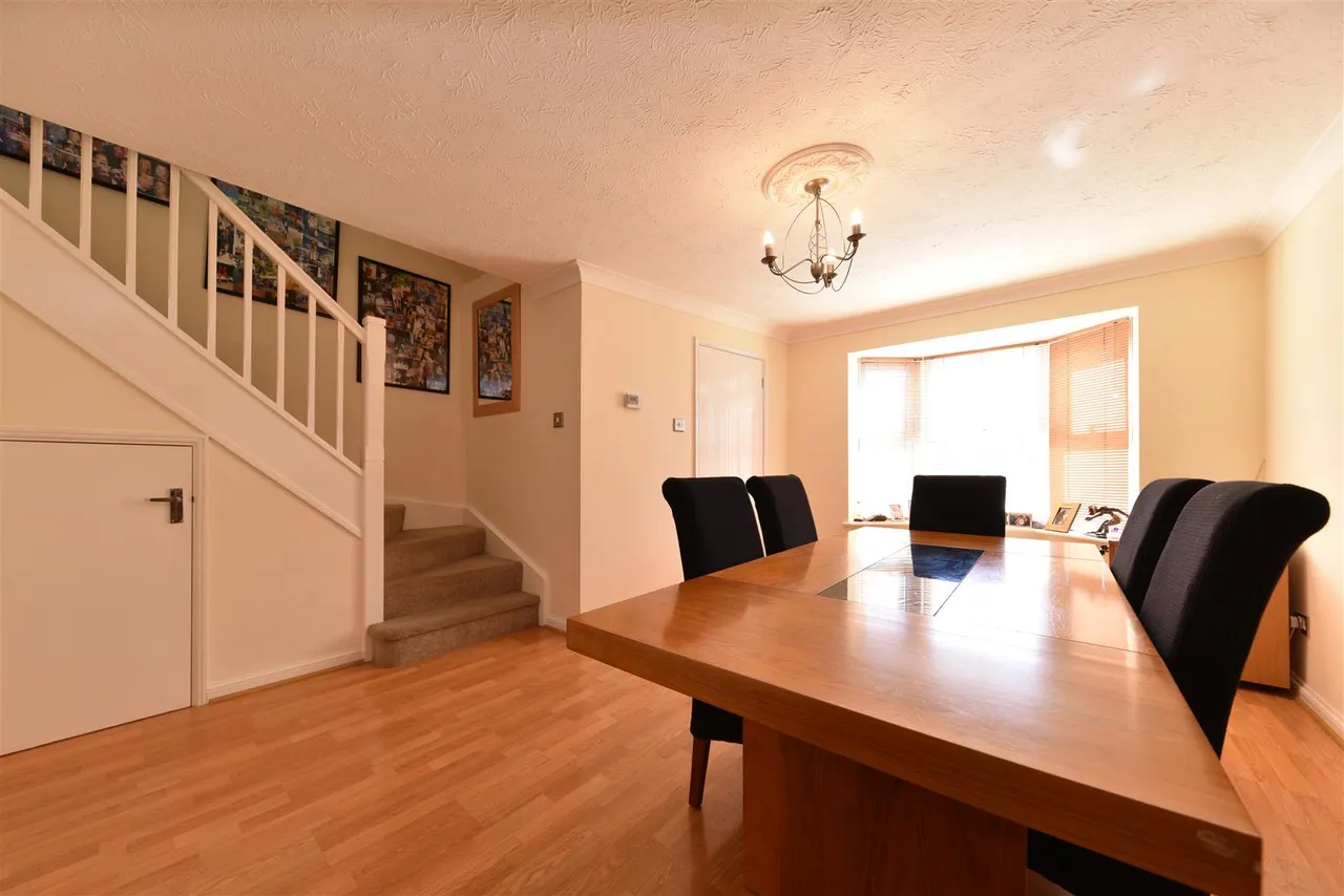 Wetherby Close, Stevenage, Herts, SG1 5RX, photo 2
