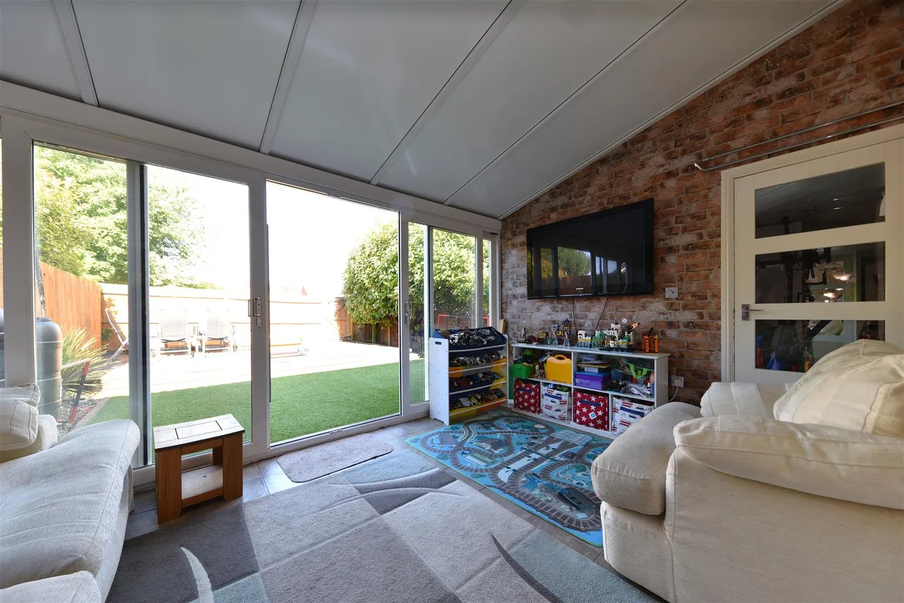 Wetherby Close, Stevenage, Herts, SG1 5RX, photo 8