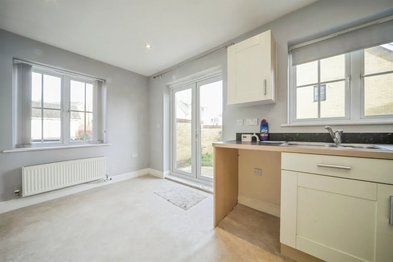 Siskin Street, Stowmarket, IP14, photo 2