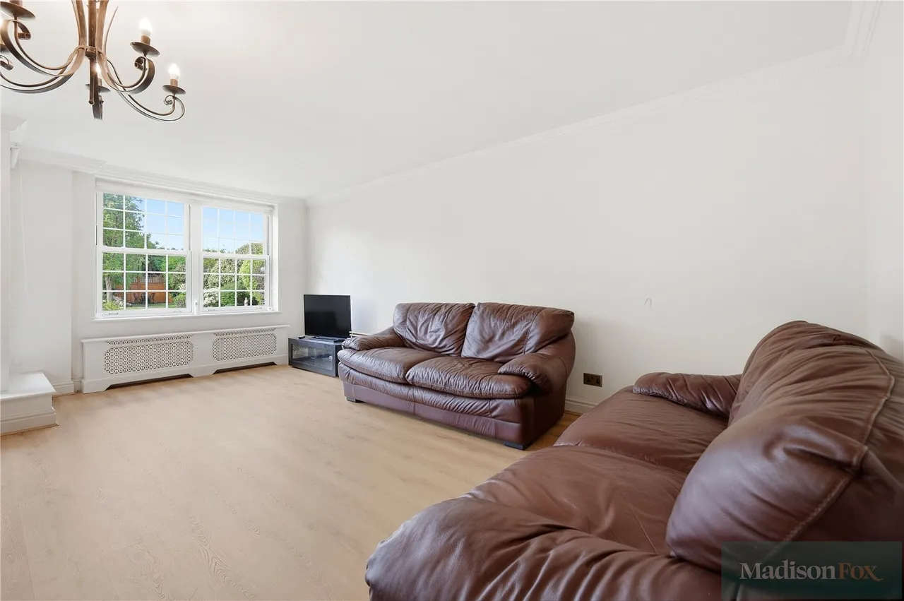 Manor Road, Chigwell, IG7, photo 6