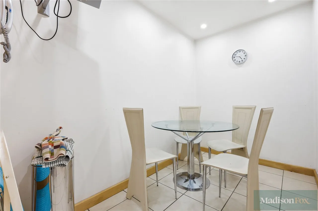 Manor Road, Chigwell, IG7, photo 11