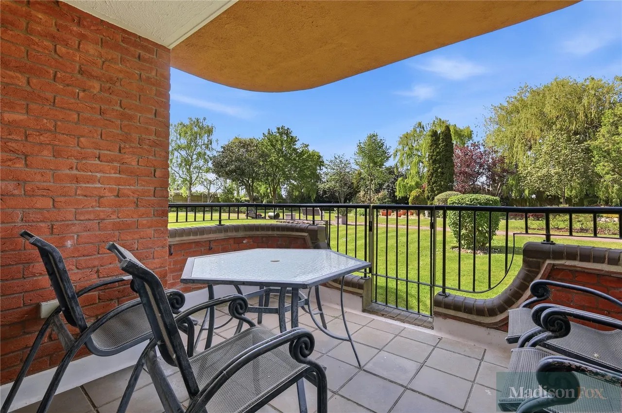 Manor Road, Chigwell, IG7, photo 8