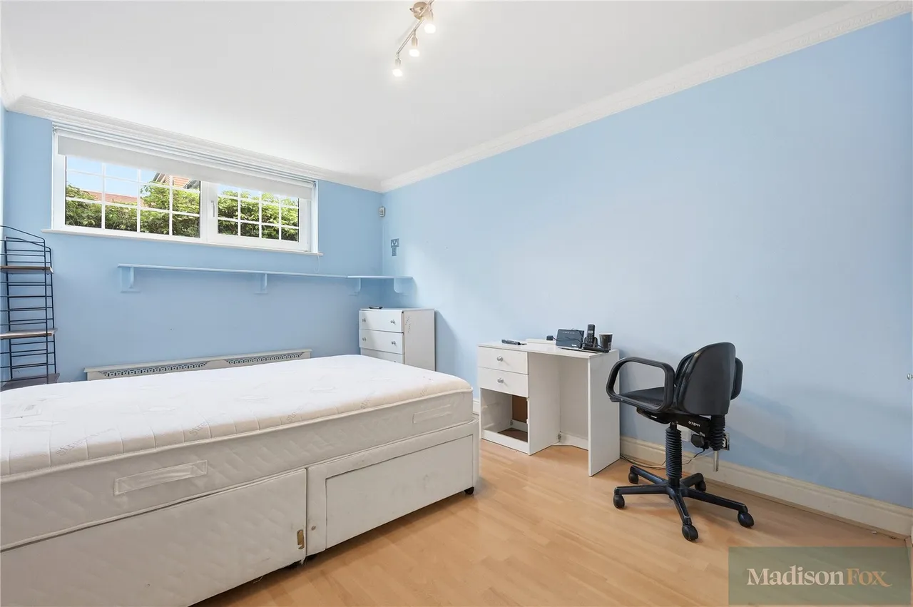 Manor Road, Chigwell, IG7, photo 18