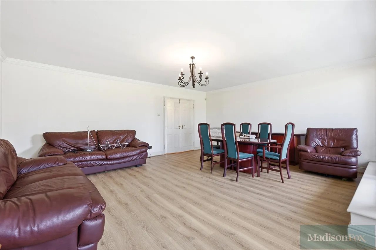 Manor Road, Chigwell, IG7, photo 4