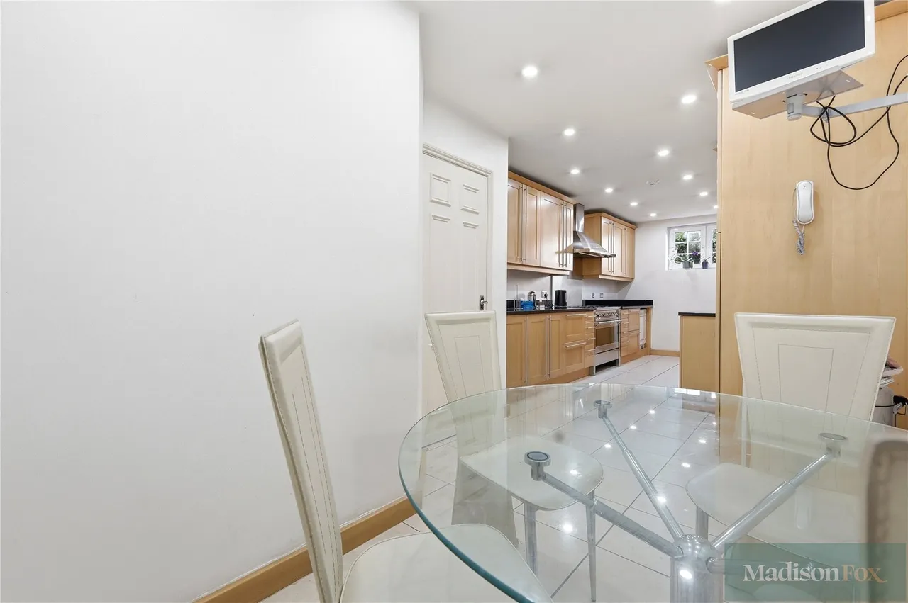 Manor Road, Chigwell, IG7, photo 12