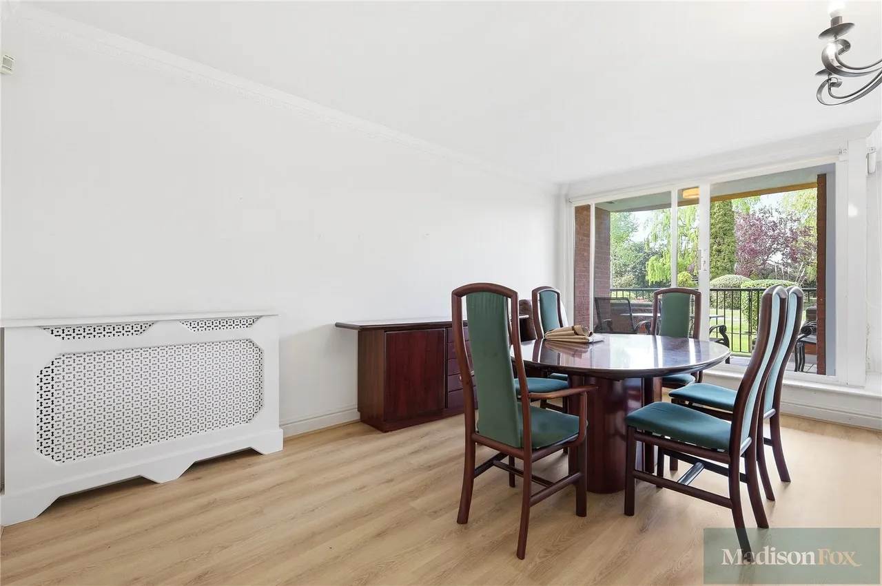 Manor Road, Chigwell, IG7, photo 5