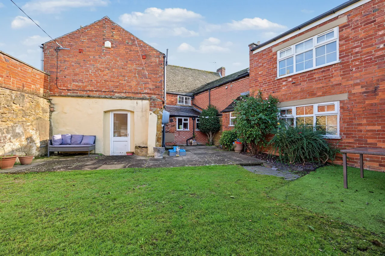 Main Street, Ashley, LE16, photo 24