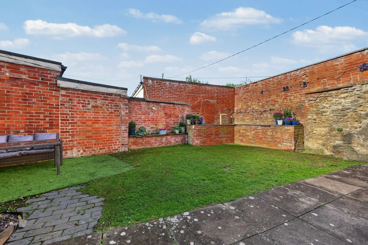 Main Street, Ashley, LE16, photo 25