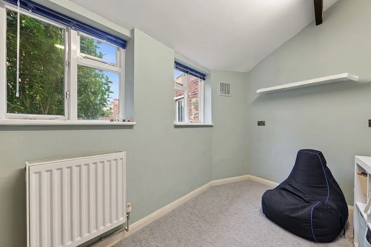Main Street, Ashley, LE16, photo 11