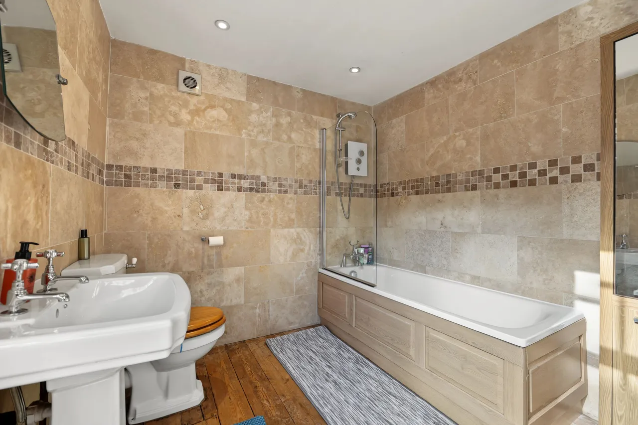 Main Street, Ashley, LE16, photo 23