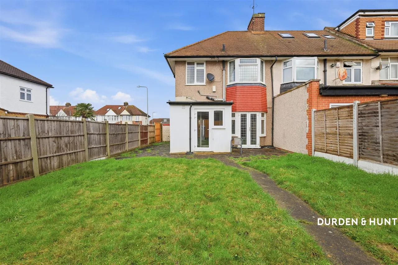 Stradbroke Grove, Ilford, IG5, photo 19