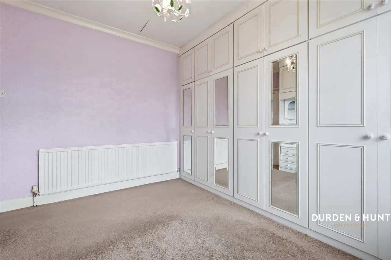 Stradbroke Grove, Ilford, IG5, photo 13