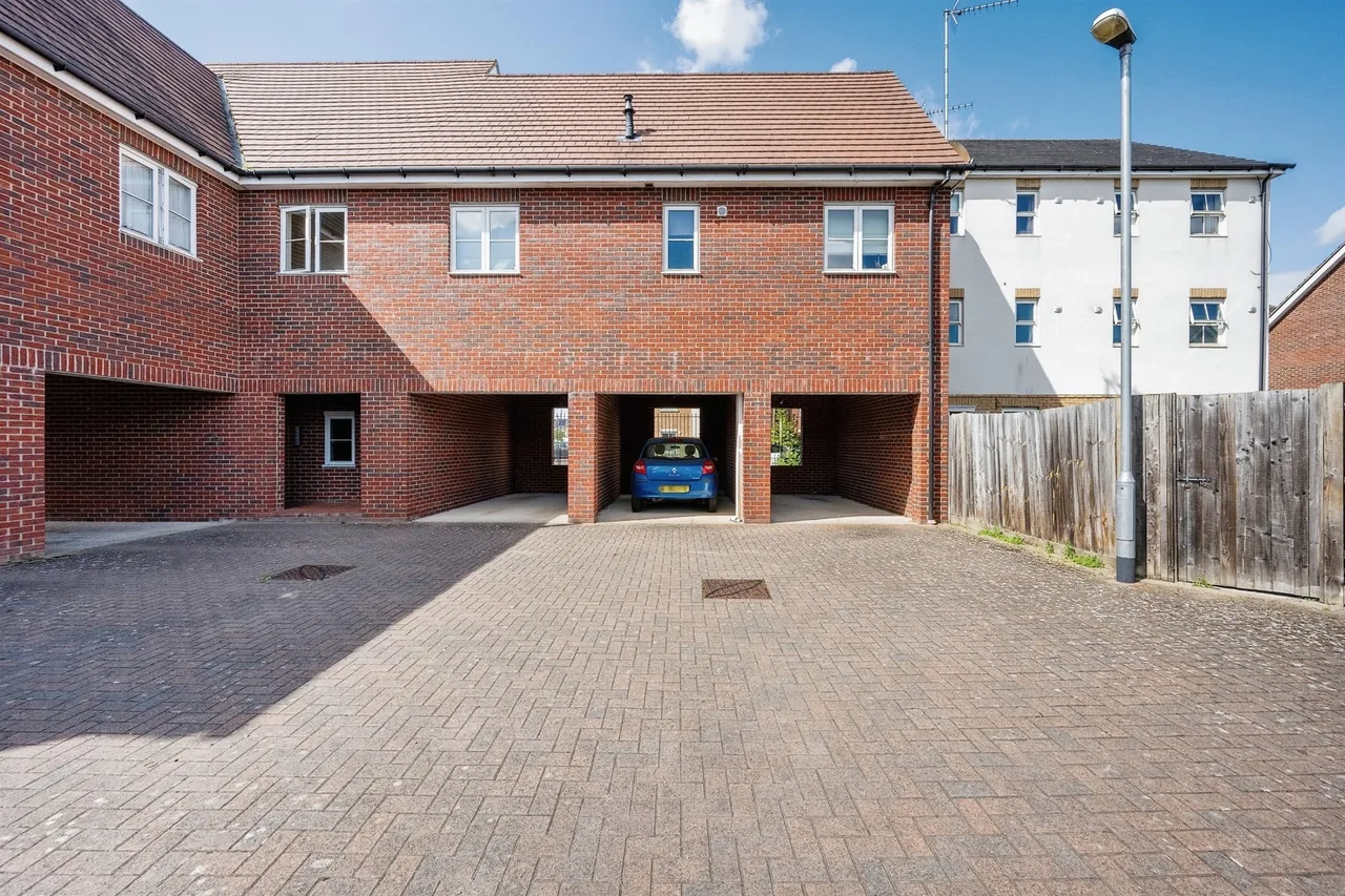 Sheep Way, Redhouse Park, MILTON KEYNES, photo 6
